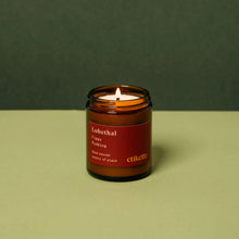 Load image into Gallery viewer, Etikette - Crimson Candles ~ Lobethal in Figgy Pudding
