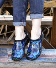 Load image into Gallery viewer, Sloggers Women’s Splash Shoe – Spring Surprise Blue
